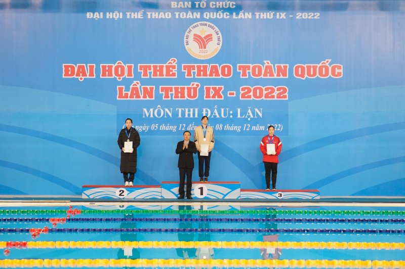 Cao Thị Duyên lớp QLTDTTK10.jpg